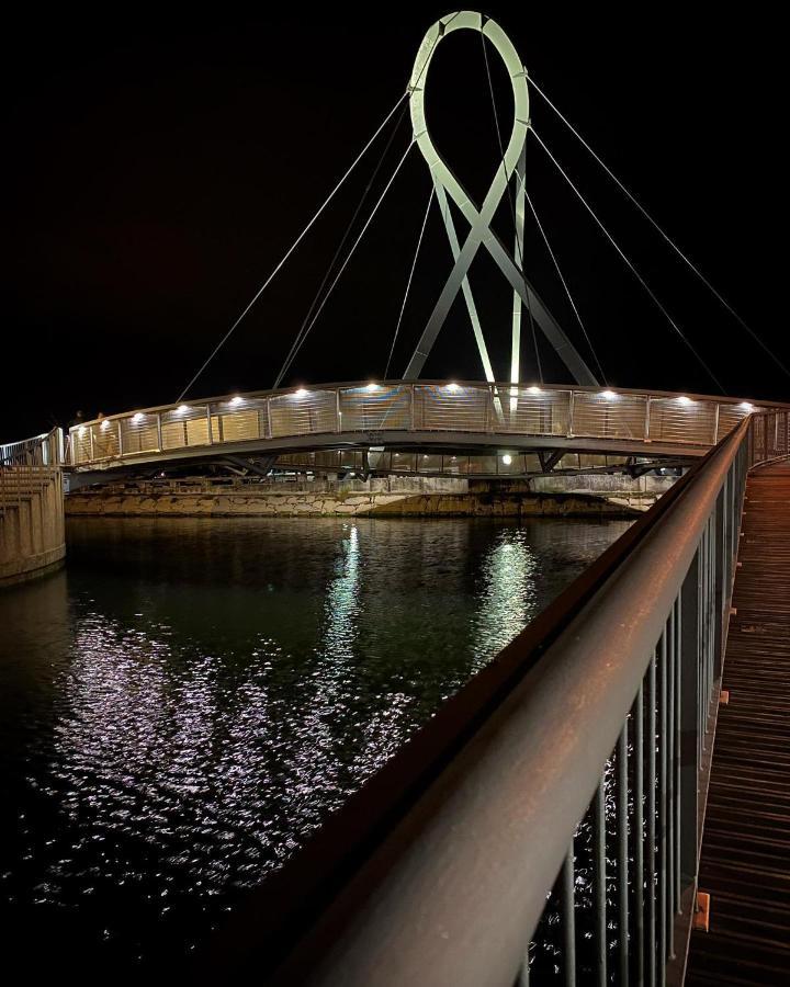 Aveiro'S Dock Apartments ภายนอก รูปภาพ